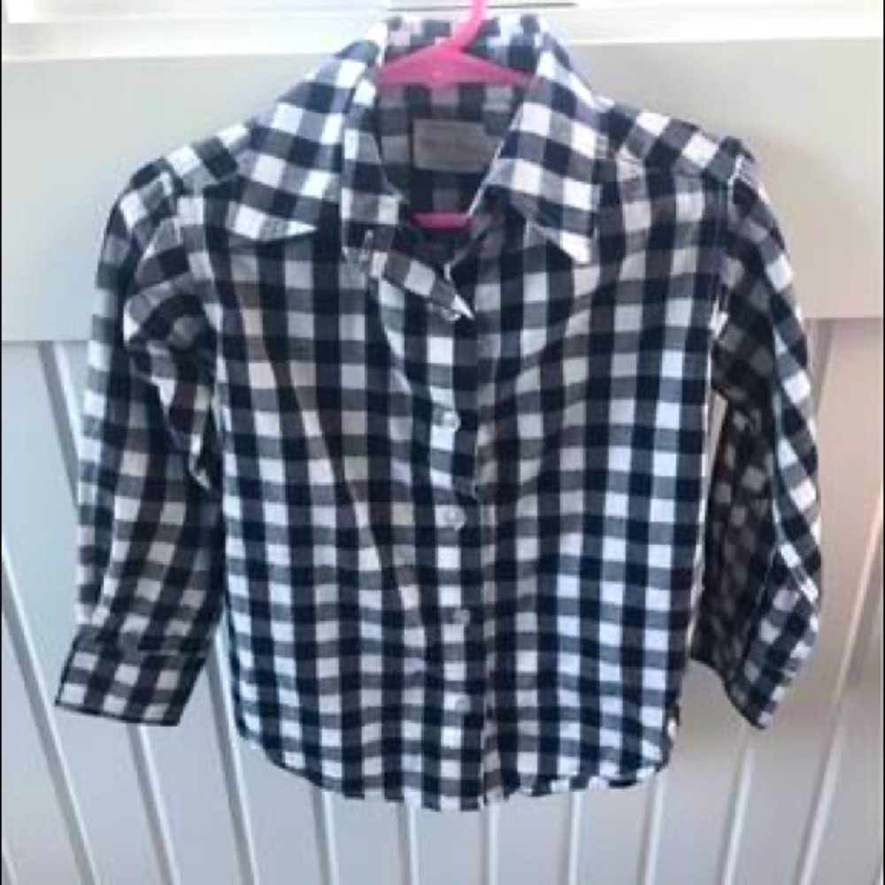 Max and Dora button up